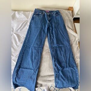 Low Waisted Edikted Jeans